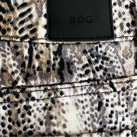 BDG High Rise Cigarette Ankle Skinny Jeans Tan & Black Reptile Print Women’s 28 - Picture 6 of 10